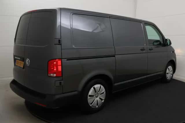 Volkswagen Transporter (2022) thumbnail 6