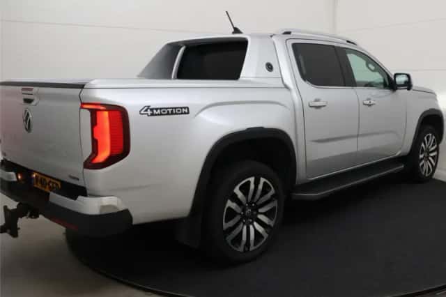 Volkswagen Amarok (2024) thumbnail 6