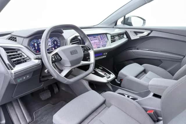 Audi Q4 e-tron (2025) thumbnail 4