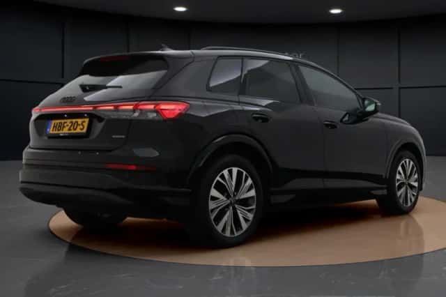 Audi Q4 e-tron (2025) thumbnail 6