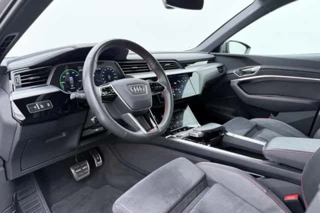 Audi Q8 e-tron (2023) thumbnail 4