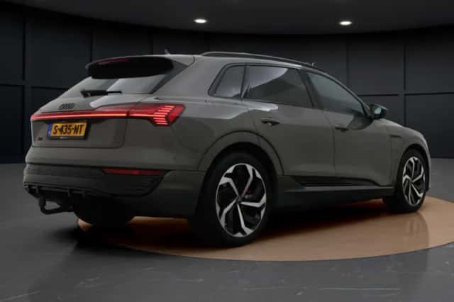 Audi Q8 e-tron (2023) thumbnail 6