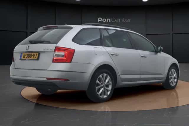 Škoda Octavia (2020) thumbnail 5