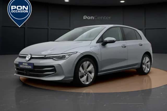 Volkswagen Golf (2025) thumbnail 2