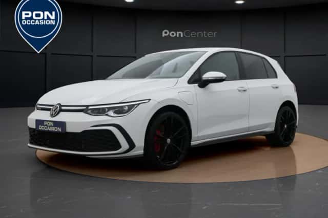 Volkswagen Golf (2022) thumbnail 2