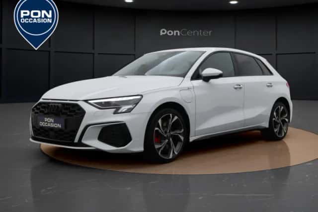 Audi A3 (2024) thumbnail 2