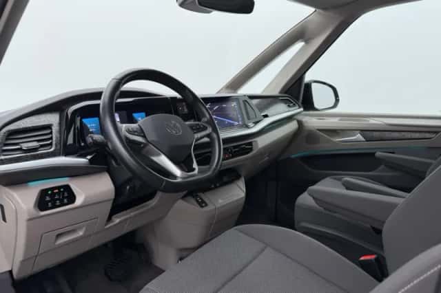 Volkswagen Multivan (2023) thumbnail 4