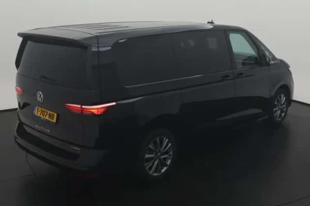 Volkswagen Multivan (2023) thumbnail 6