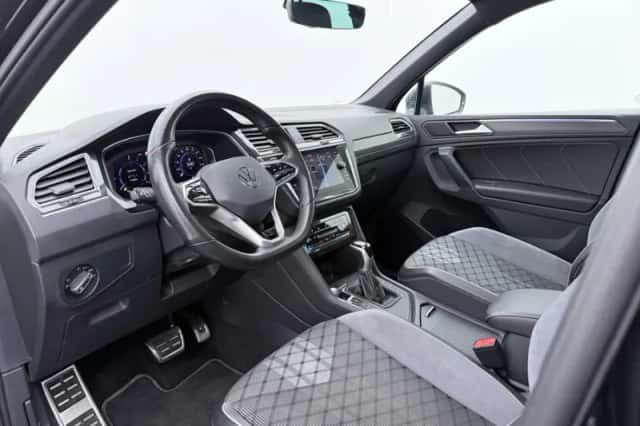 Volkswagen Tiguan (2023) thumbnail 4