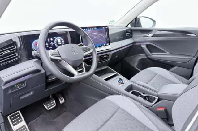 Volkswagen Tiguan (2025) thumbnail 4