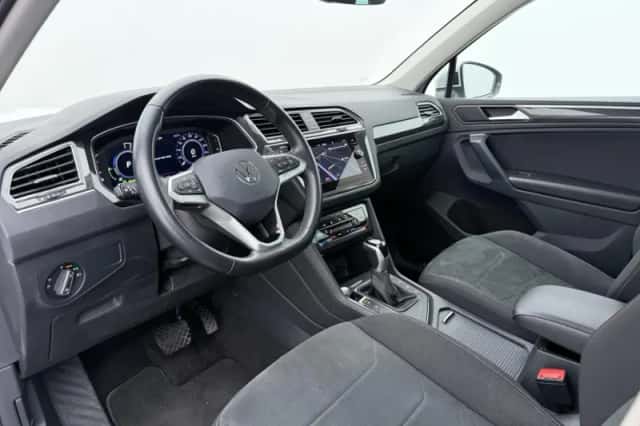 Volkswagen Tiguan (2023) thumbnail 4