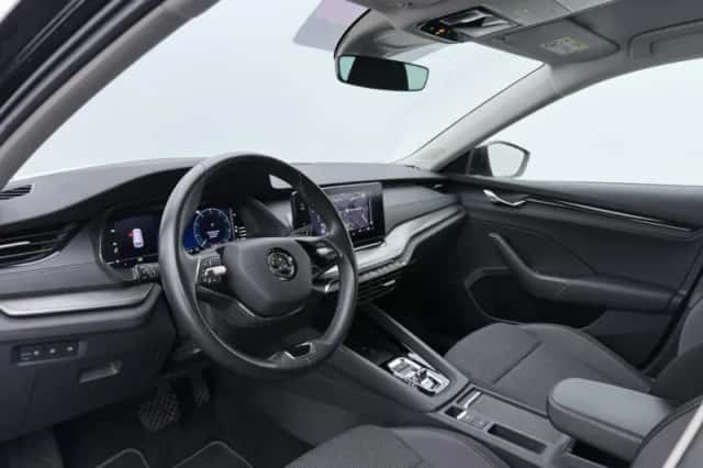 Škoda Octavia (2021) thumbnail 4