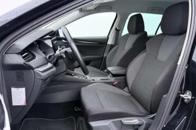 Škoda Octavia (2021) thumbnail 5