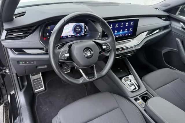 Škoda Octavia (2024) thumbnail 4