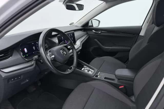 Škoda Octavia (2022) thumbnail 4