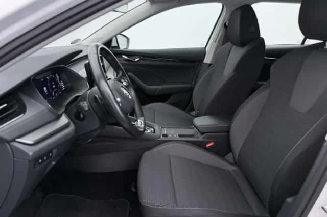 Škoda Octavia (2022) thumbnail 5