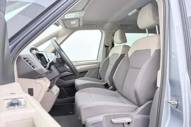Volkswagen Multivan (2024) thumbnail 5