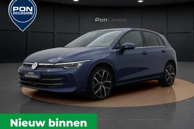 Volkswagen Golf (2024) thumbnail 2
