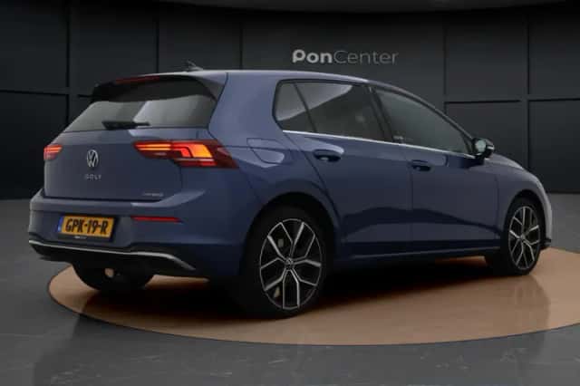 Volkswagen Golf (2024) thumbnail 6