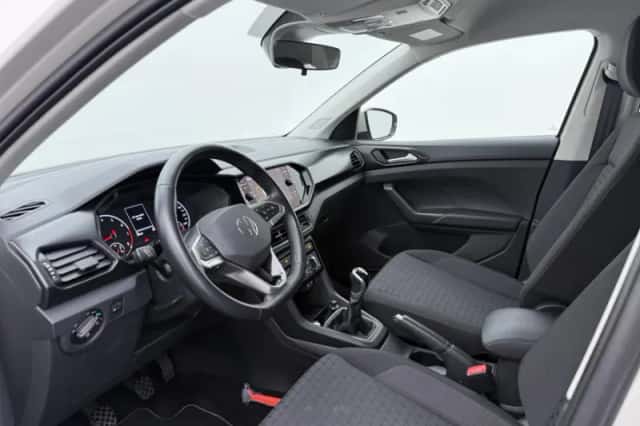 Volkswagen T-Cross (2024) thumbnail 4