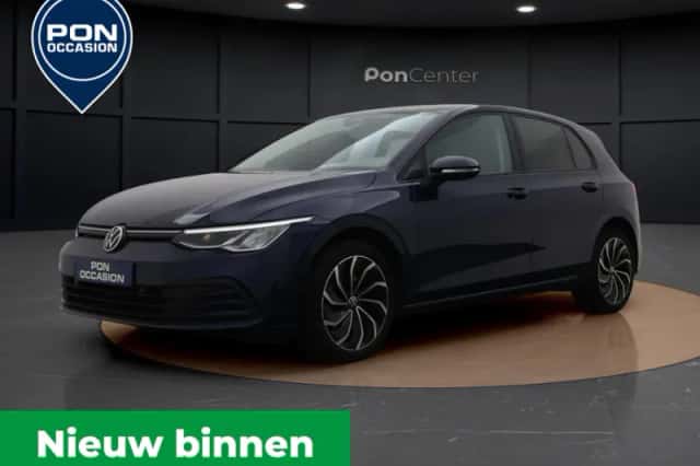 Volkswagen Golf (2021) thumbnail 2