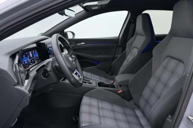 Volkswagen Golf (2022) thumbnail 5