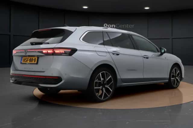 Volkswagen Passat (2025) thumbnail 6