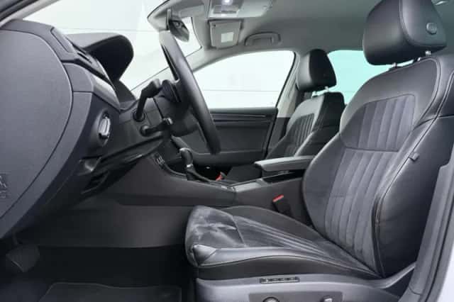 Škoda Superb (2022) thumbnail 5