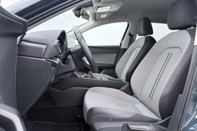 SEAT Leon (2024) thumbnail 5