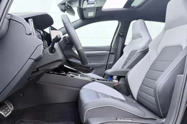Volkswagen Golf (2026) thumbnail 5