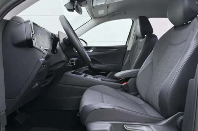 Volkswagen Tiguan (2025) thumbnail 5