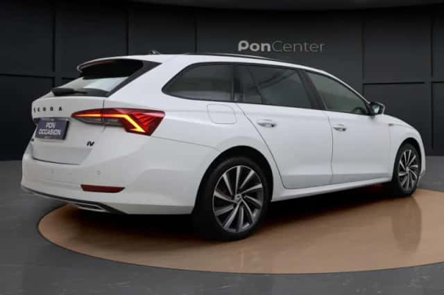 Škoda Octavia (2023) thumbnail 6