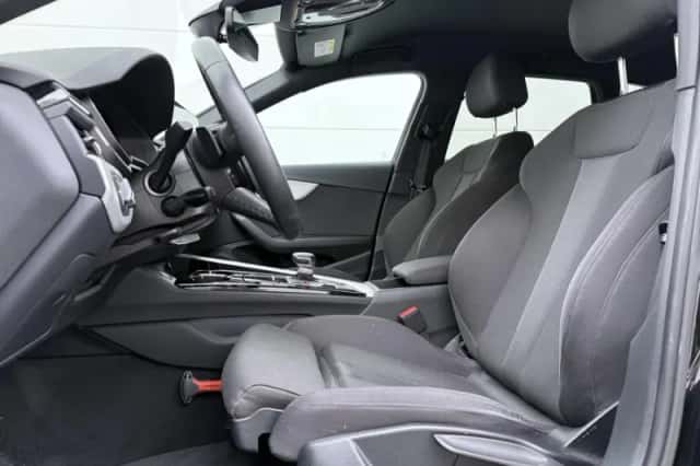 Audi A4 (2023) thumbnail 5