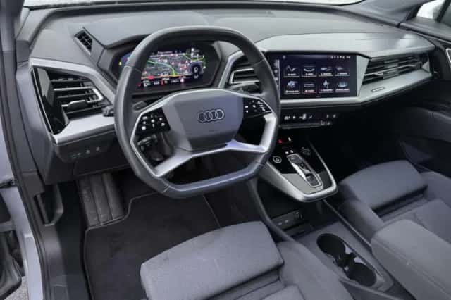 Audi Q4 e-tron (2024) thumbnail 4