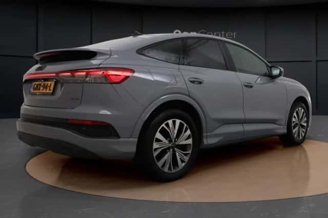 Audi Q4 e-tron (2024) thumbnail 6