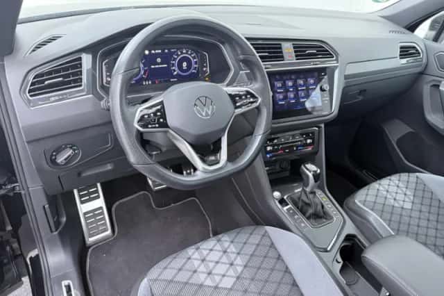 Volkswagen Tiguan (2023) thumbnail 4