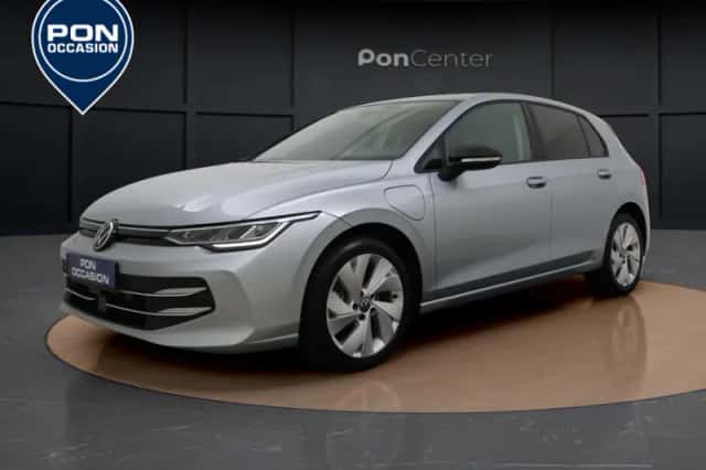 Volkswagen Golf (2026) thumbnail 2