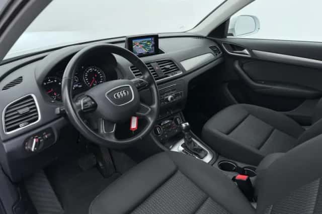 Audi Q3 (2018) thumbnail 4