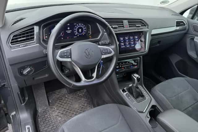 Volkswagen Tiguan (2023) thumbnail 4