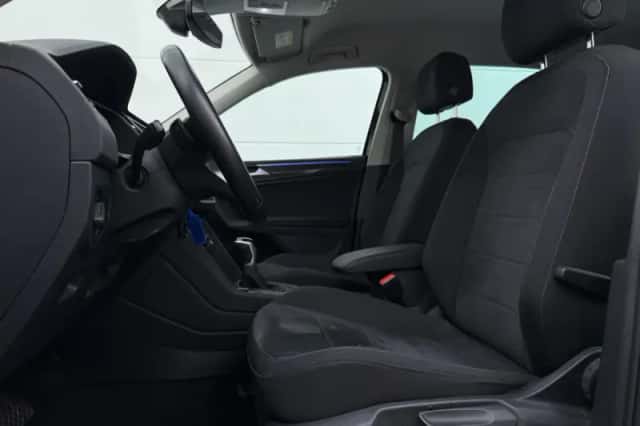 Volkswagen Tiguan (2023) thumbnail 5