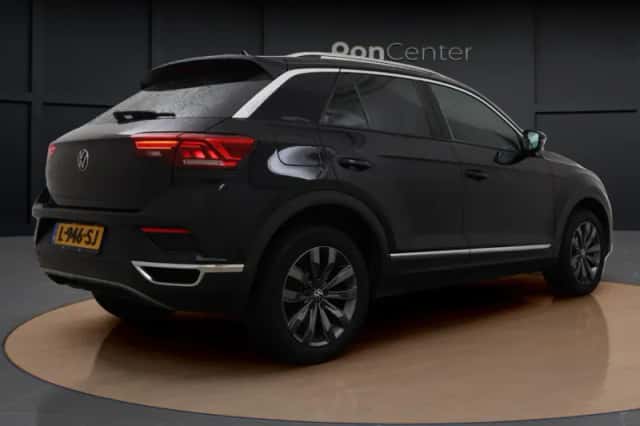 Volkswagen T-Roc (2021) thumbnail 6