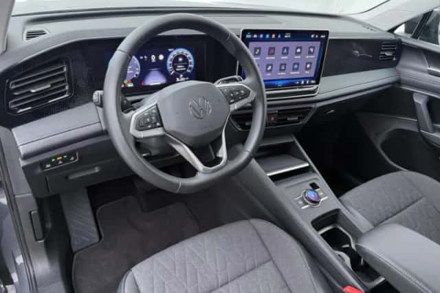 Volkswagen Tiguan (2025) thumbnail 4