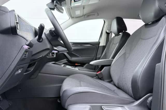 Volkswagen Tiguan (2025) thumbnail 5