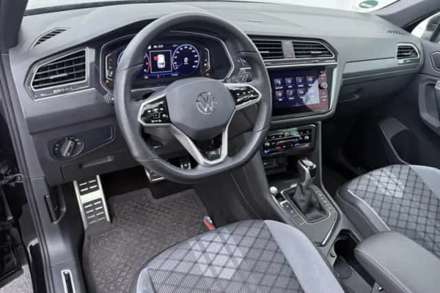 Volkswagen Tiguan (2021) thumbnail 4