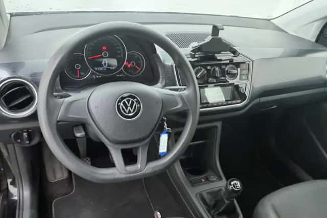 Volkswagen Up! (2020) thumbnail 4