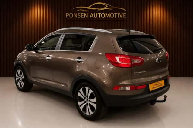 Kia Sportage (2011) thumbnail 3