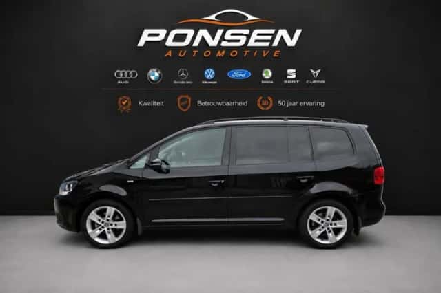 Volkswagen Touran (2012) thumbnail 2