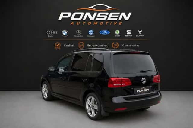 Volkswagen Touran (2012) thumbnail 4