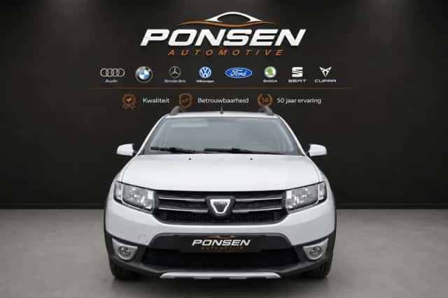 Dacia Sandero (2016) thumbnail 3
