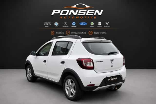 Dacia Sandero (2016) thumbnail 6